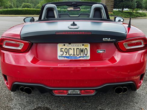 Used 2018 FIAT 124 Spider Abarth w/ Convenience Group RWD image 13