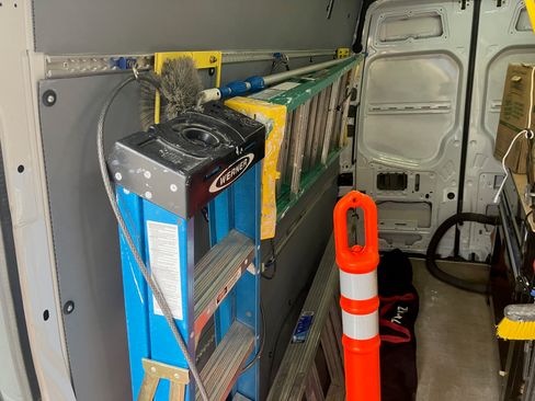 Used 2014 Freightliner Sprinter 2500 image 13