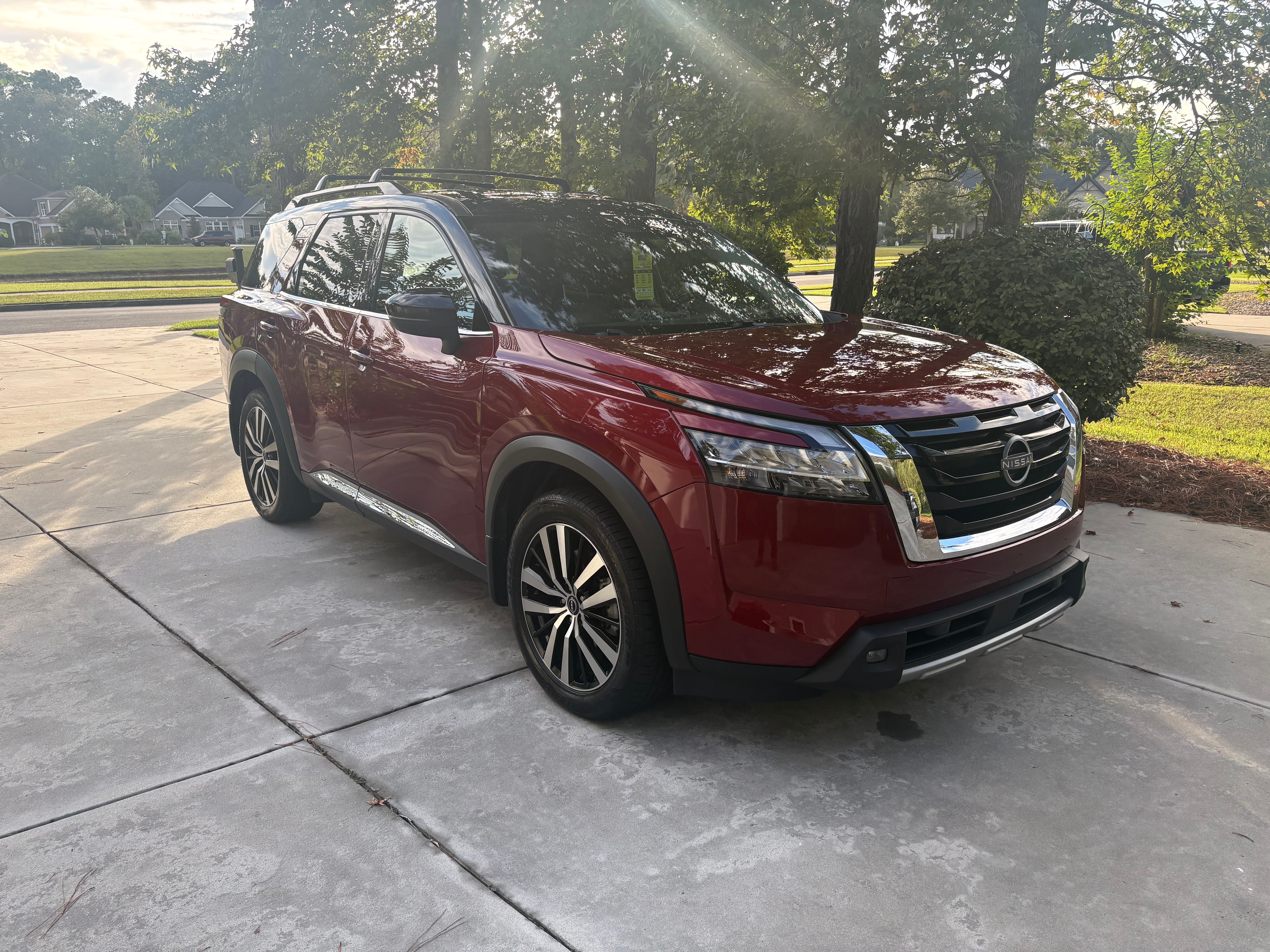 Used 2024 Nissan Pathfinder Platinum AWD/4WD image 4