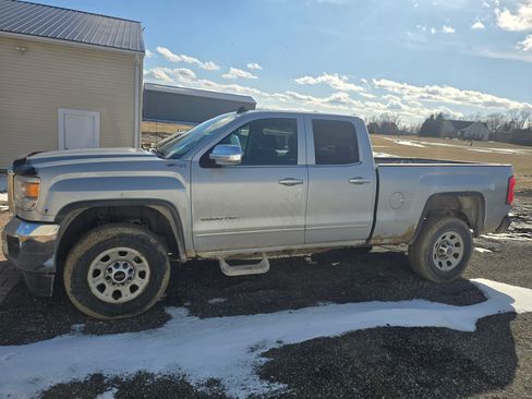 Used 2015 GMC Sierra 2500 SLE image 2