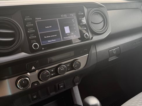 Used 2022 Toyota Tacoma SR AWD/4WD image 10