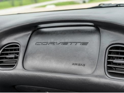 Used 2003 Chevrolet Corvette Convertible w/ Preferred Equipment Group1 image 20