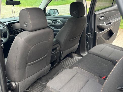 Used 2018 Chevrolet Traverse LS FWD image 12