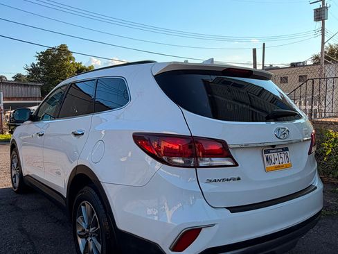 Used 2017 Hyundai Santa Fe SE FWD image 6