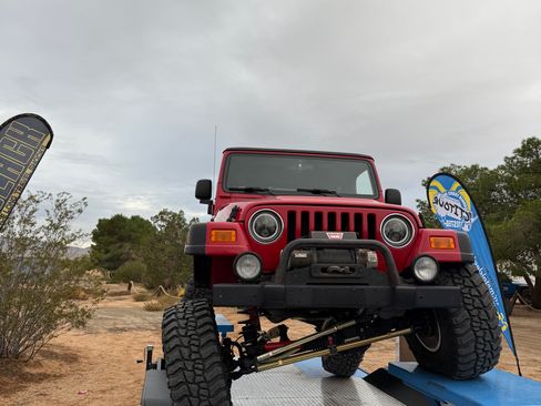 Used 2004 Jeep Wrangler Rubicon w/ Dual Top Group AWD/4WD image 14