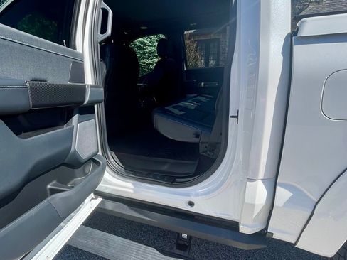 Used 2022 Ford F150 Lariat w/ Equipment Group 502A High image 30