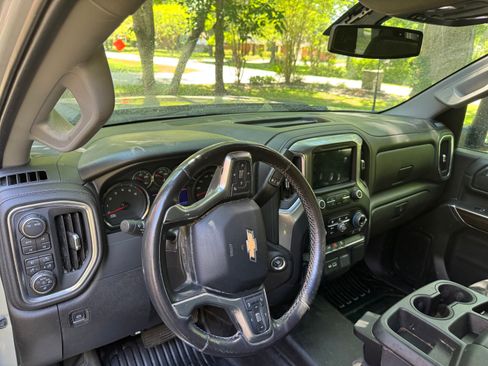 Used 2021 Chevrolet Silverado 2500 LT w/ Convenience Package AWD/4WD image 5