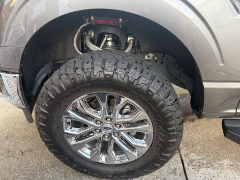 Used 2025 Ford F150 Lariat w/ Equipment Group 501A Mid image 15