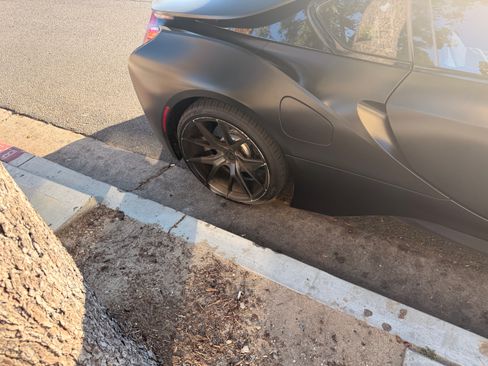 Used 2014 BMW i8 image 16