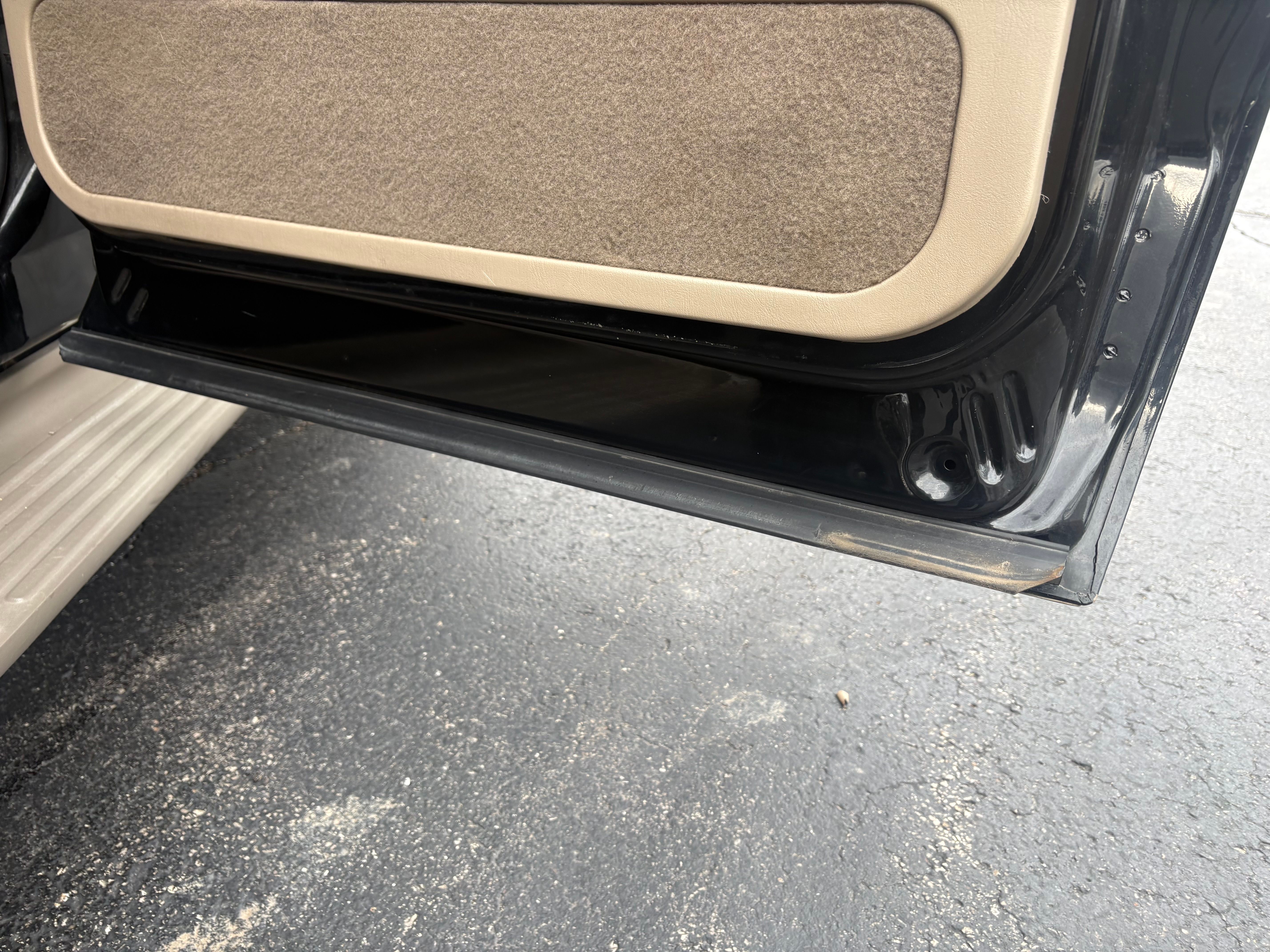 Used 2000 Ford Excursion Limited AWD/4WD image 9