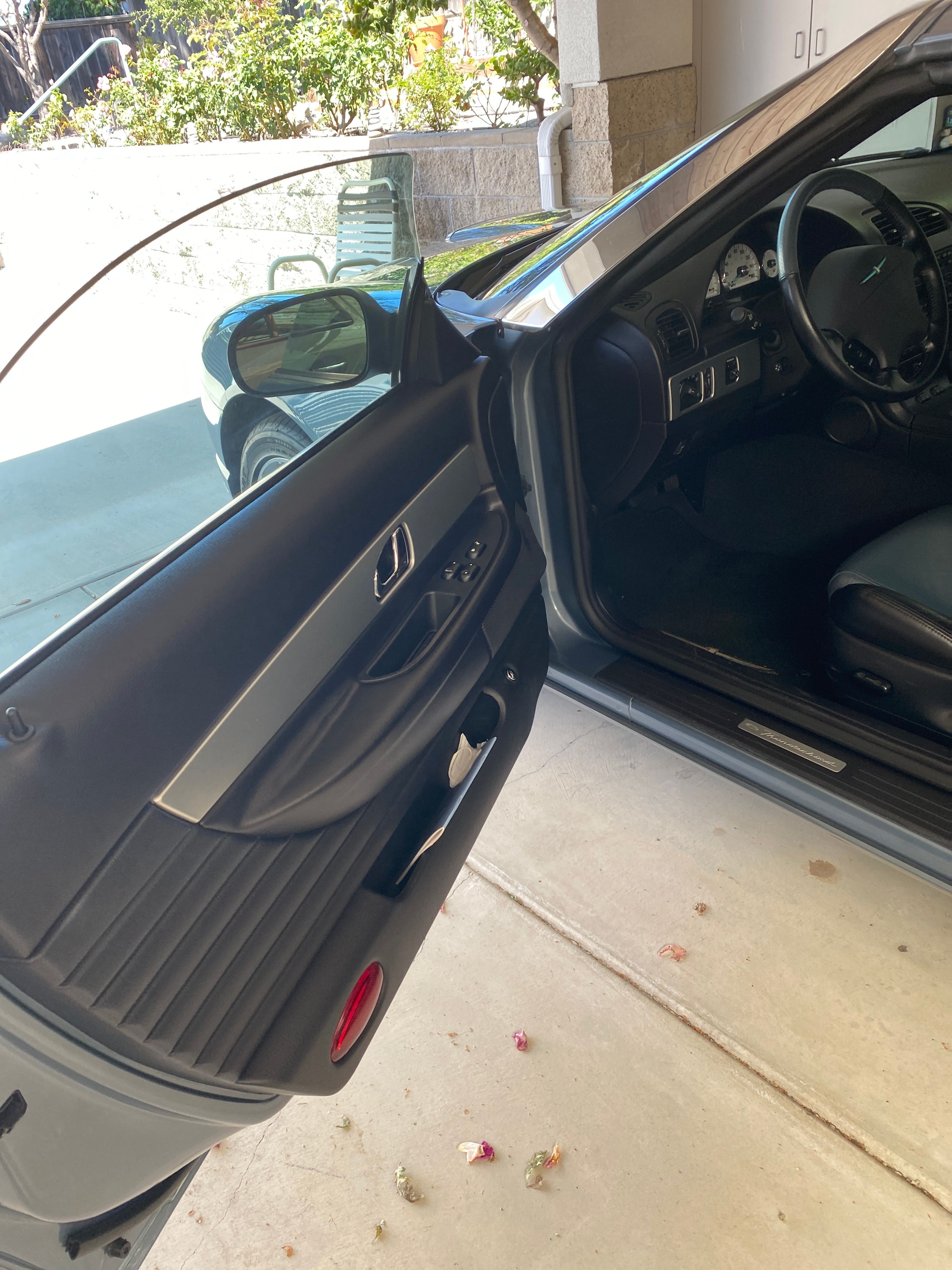 Used 2005 Ford Thunderbird Deluxe RWD image 11
