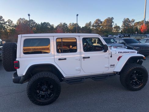Used 2019 Jeep Wrangler Unlimited Rubicon w/ Uconnect 4C Nav & Sound Group image 5