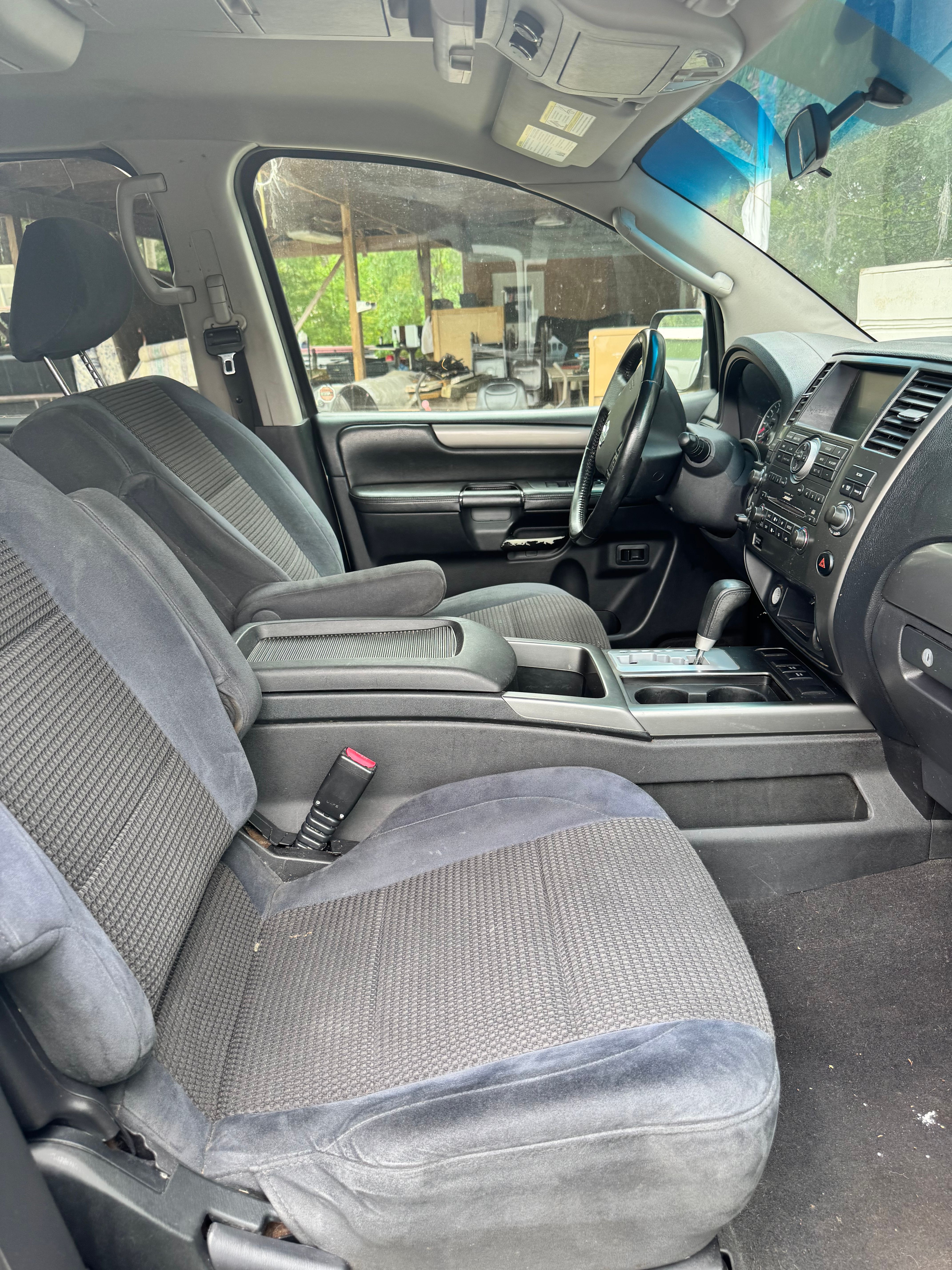 Used 2011 Nissan Armada SV AWD/4WD image 13