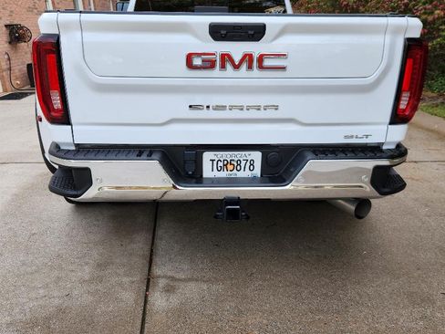 Used 2022 GMC Sierra 3500 SLT w/ SLT Premium Package image 9