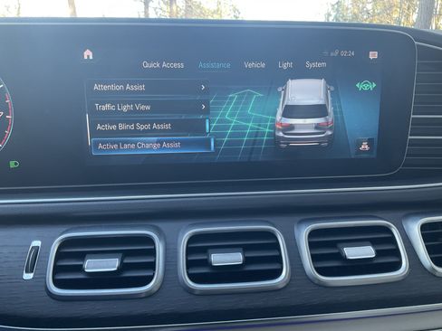 Used 2020 Mercedes-Benz GLS 450 4MATIC image 21