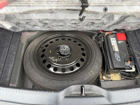 Used 2014 Chrysler 300 C image 11