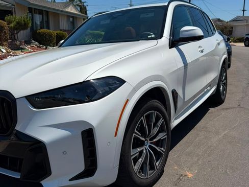 Used 2026 BMW X5 xDrive40i w/ M Sport Package AWD/4WD image 9
