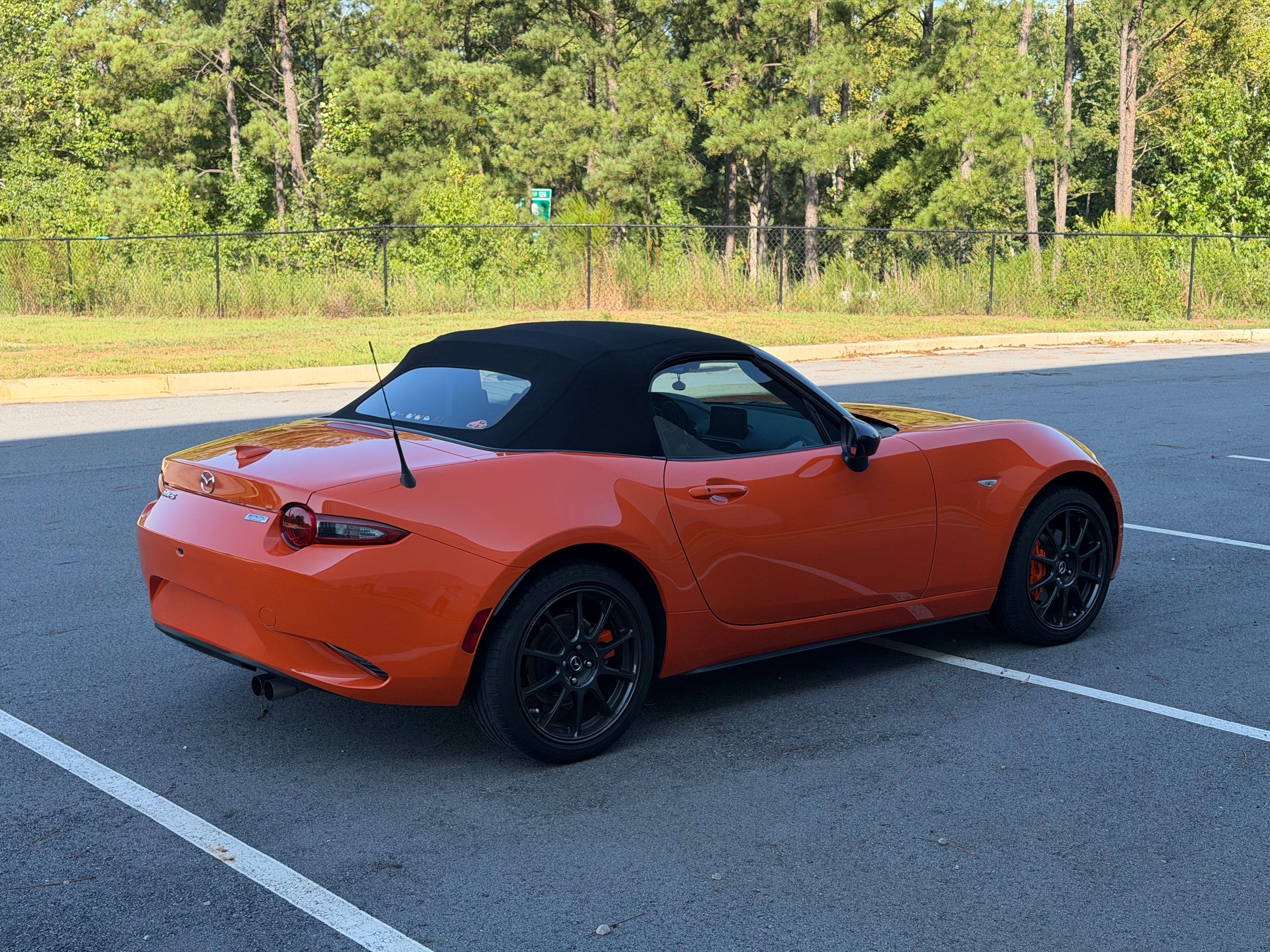 Used 2019 MAZDA MX-5 Miata 30th Anniversary RWD image 5