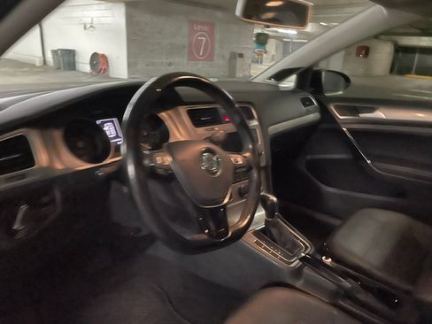 Used 2015 Volkswagen Golf TDI SE FWD image 11