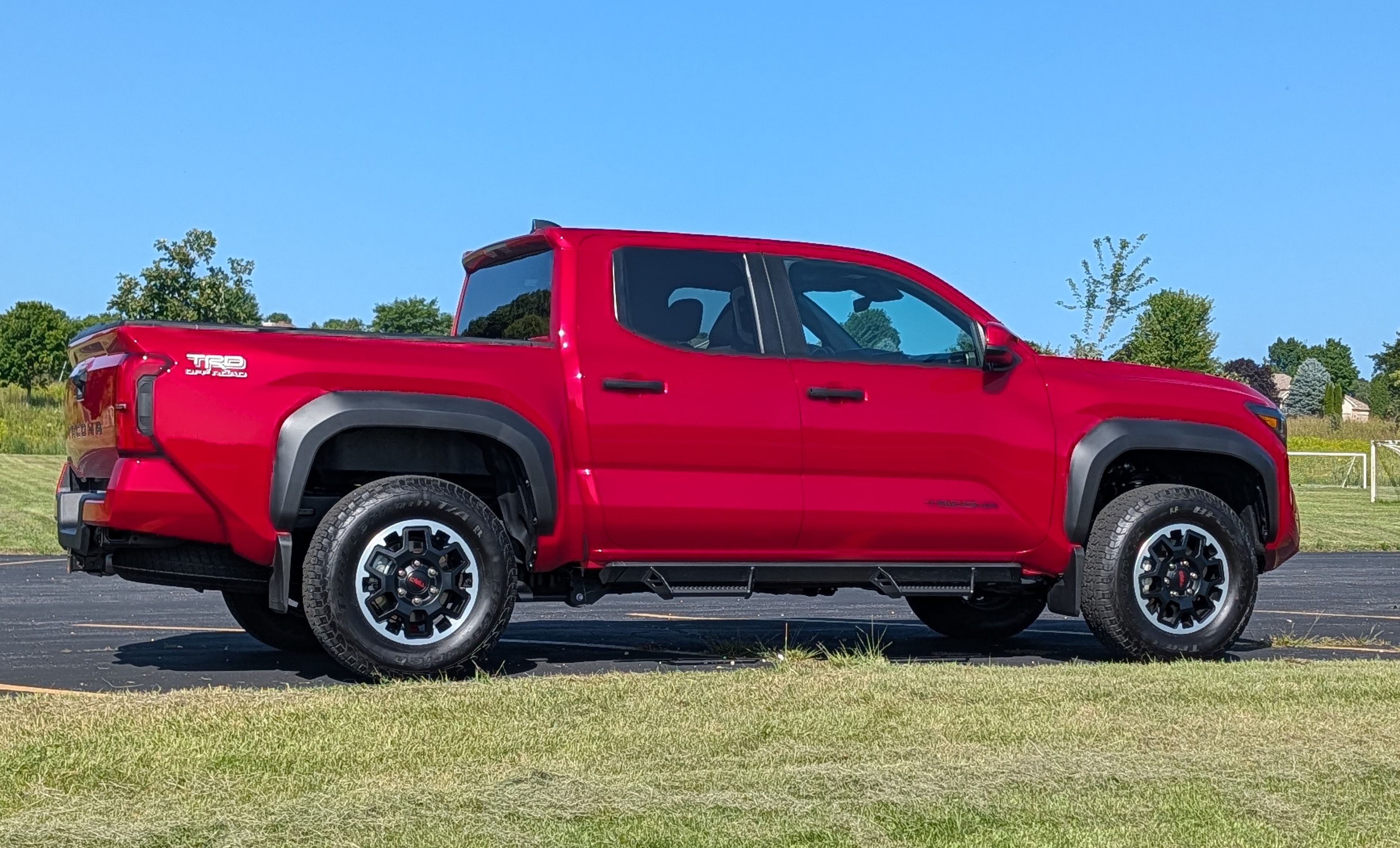 Used 2025 Toyota Tacoma TRD Off-Road AWD/4WD image 2