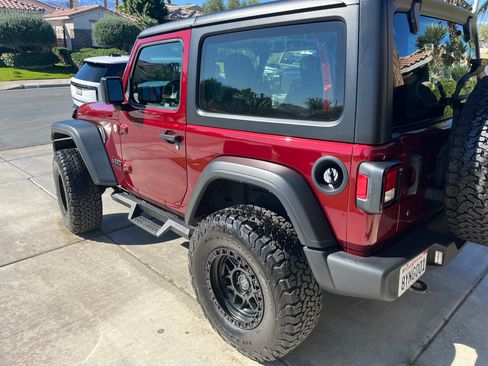 Used 2021 Jeep Wrangler Sport image 5