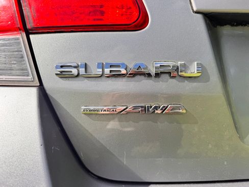Used 2010 Subaru Legacy 2.5i image 10