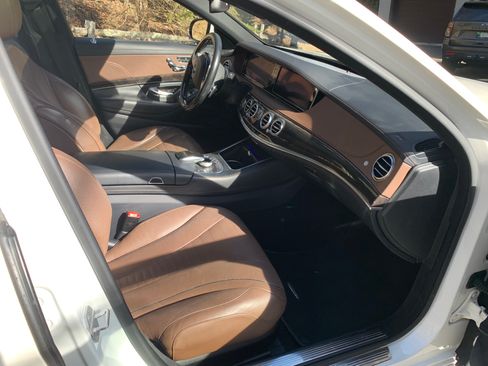 Used 2016 Mercedes-Benz S 550 Sedan image 10