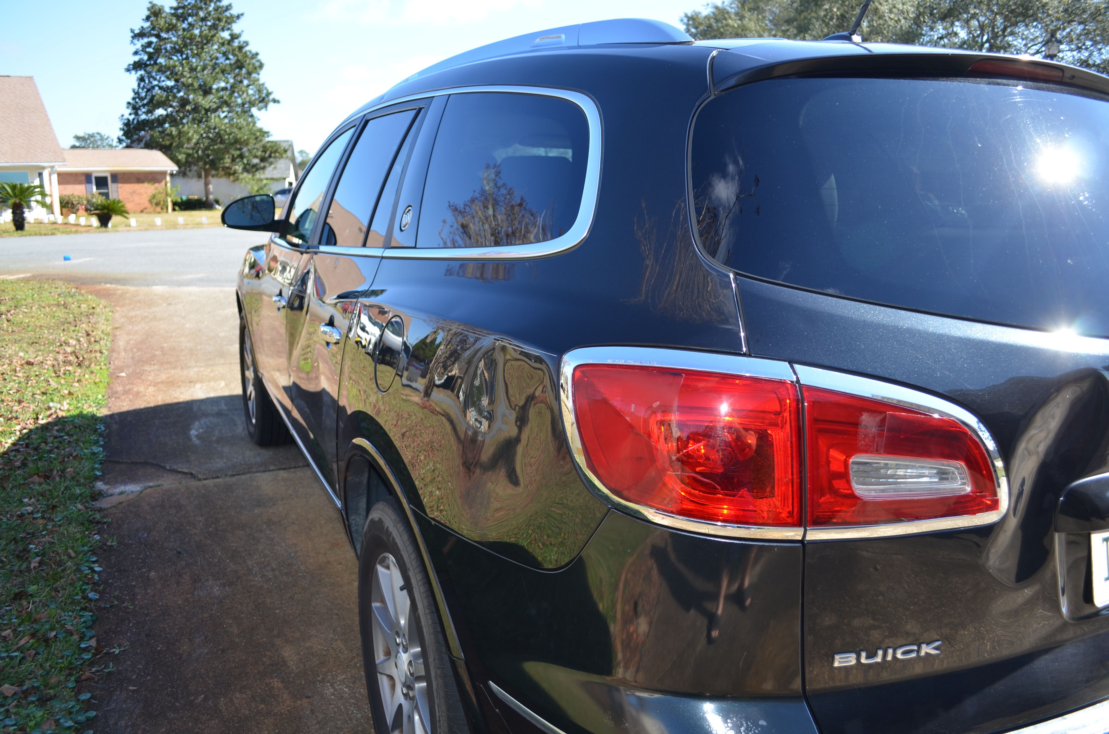 Used 2015 Buick Enclave Leather FWD image 9