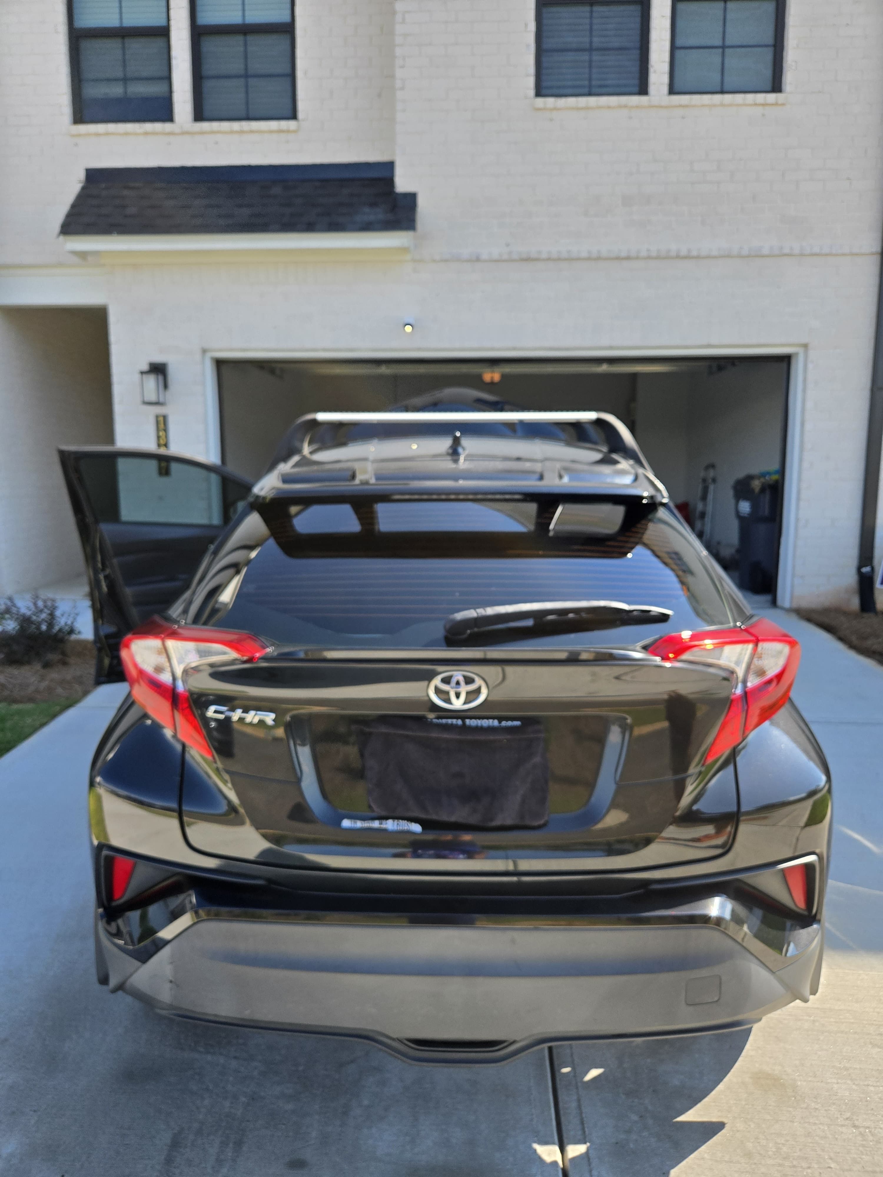 Used 2018 Toyota C-HR XLE FWD image 32