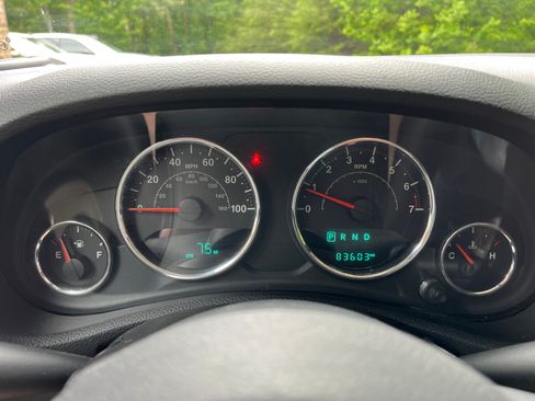 Used 2016 Jeep Wrangler Unlimited Sahara AWD/4WD image 11