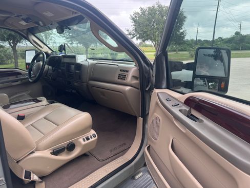 Used 2003 Ford Excursion Limited AWD/4WD image 11
