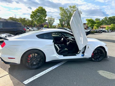 Used 2020 Ford Mustang Shelby GT500 w/ Technology Package image 5
