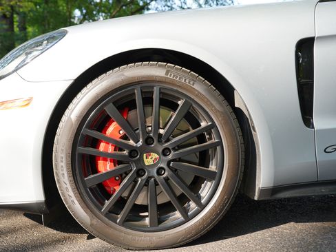 Used 2020 Porsche Panamera GTS AWD/4WD image 15