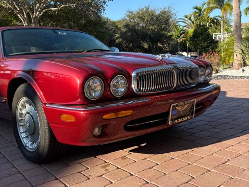 Used 2000 Jaguar XJ Vanden Plas image 24