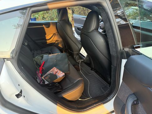 Used 2023 Tesla Model S Standard Range image 8