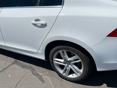 Used 2014 Volvo S60 T5 AWD/4WD image 5