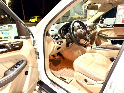 Used 2015 Mercedes-Benz GL 450 4MATIC image 9