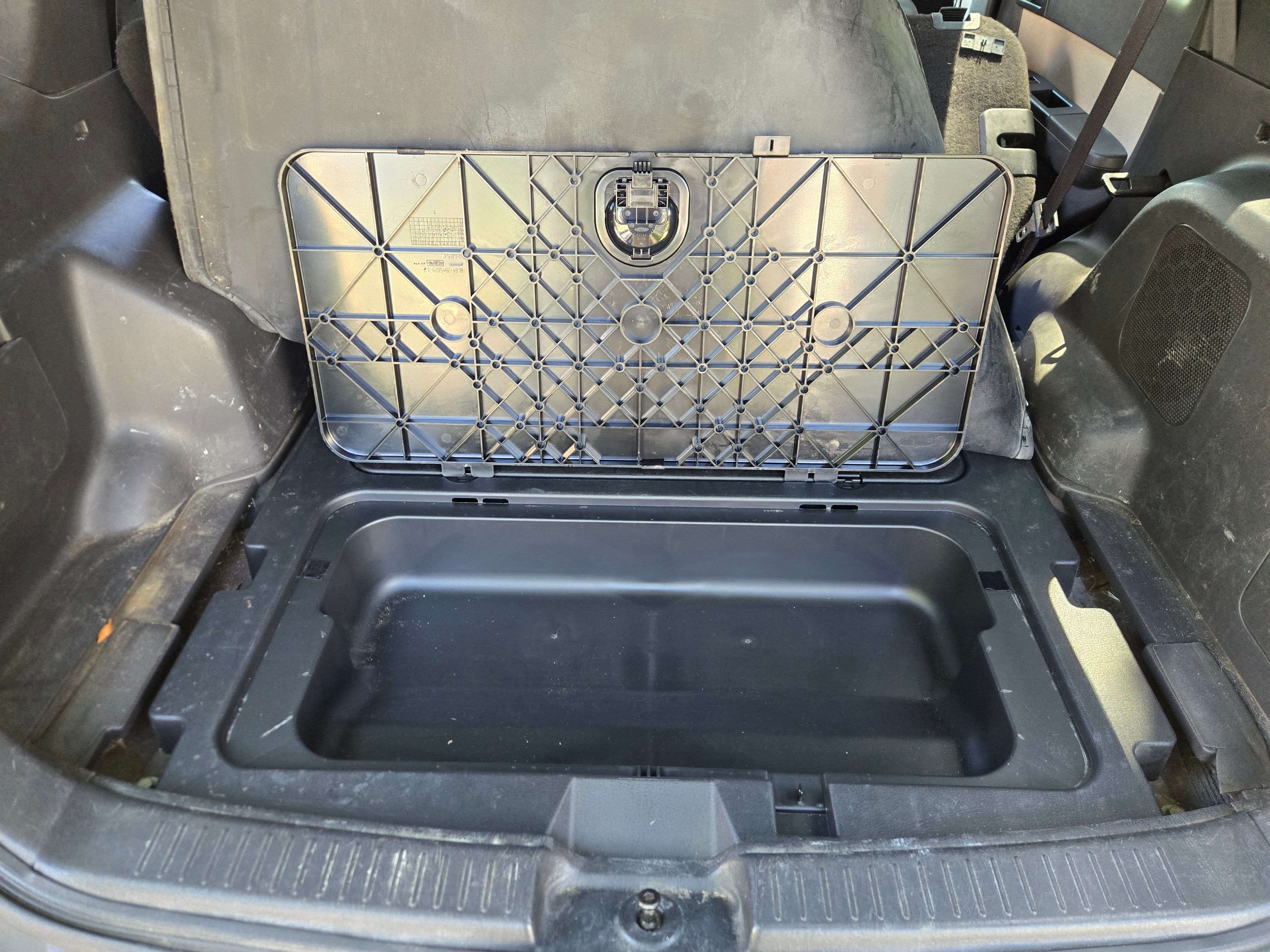 Used 2010 Mercury Mariner Premier FWD image 9