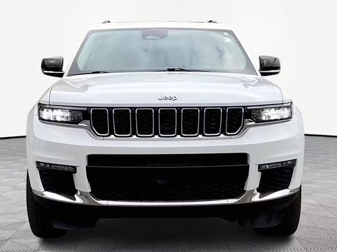 Used 2021 Jeep Grand Cherokee L Limited w/ Luxury Tech Group II image 2