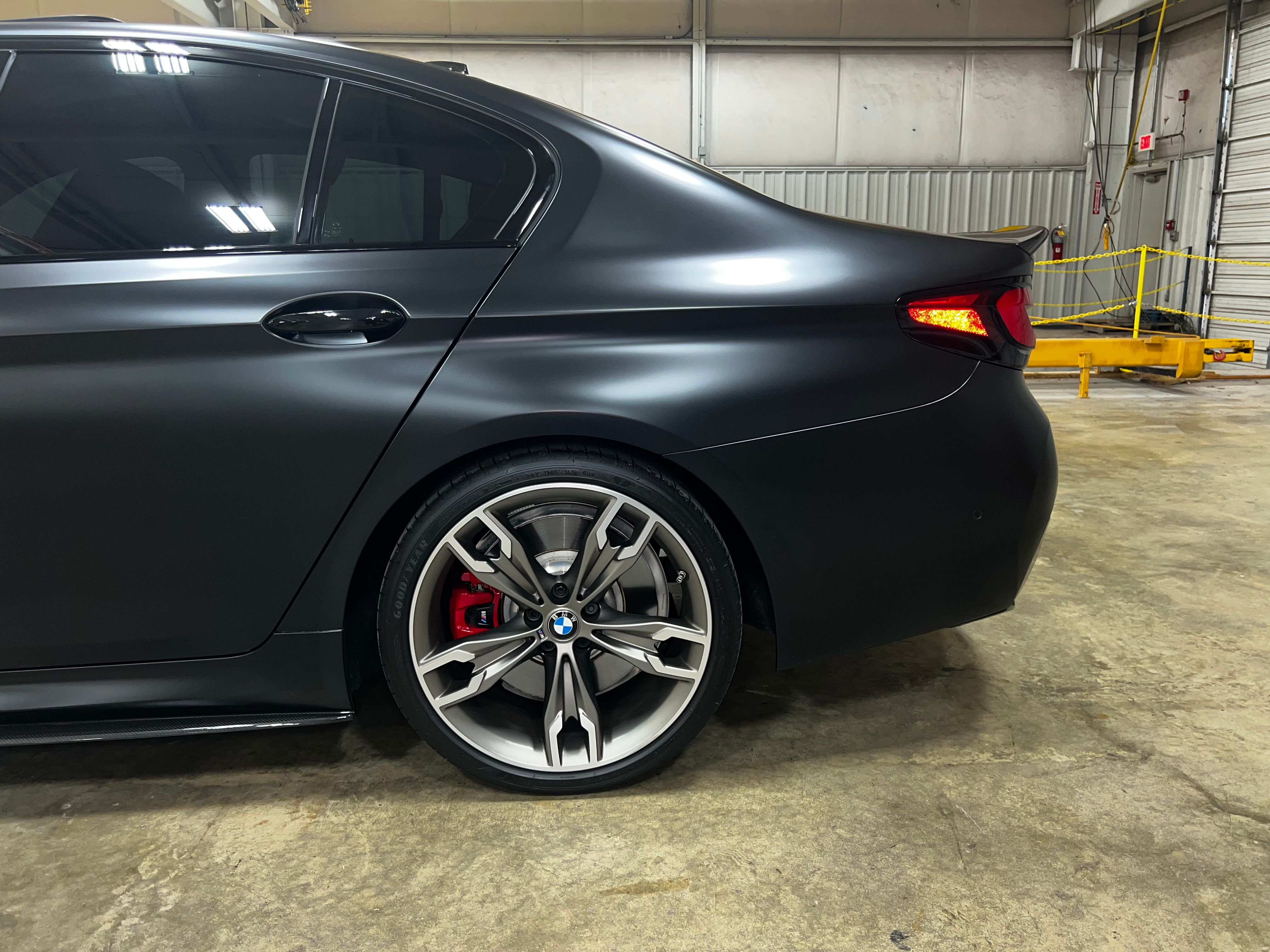 Used 2023 BMW M550i xDrive w/ Dynamic Handling Package AWD/4WD image 6