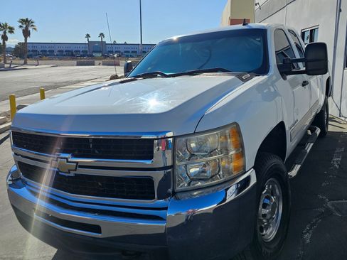Used 2007 Chevrolet Silverado 2500 LT w/ Suspension Package, Off-Road image 6