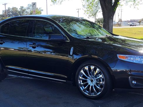 Used 2009 Lincoln MKS AWD image 14