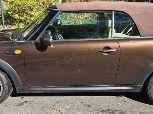 Used 2009 MINI Cooper Convertible image 4