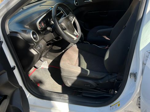 Used 2018 Chevrolet Sonic LT image 7