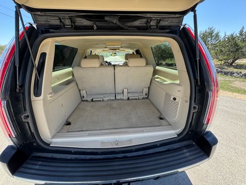 Used 2007 Cadillac Escalade ESV AWD w/ Information Package image 11