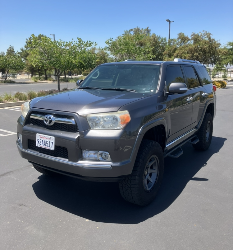 Used 2011 Toyota 4Runner SR5 RWD image 1