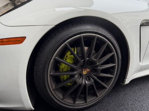 Used 2016 Porsche Panamera S RWD image 17