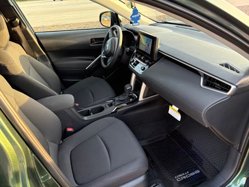Used 2024 Toyota Corolla Cross LE FWD image 12