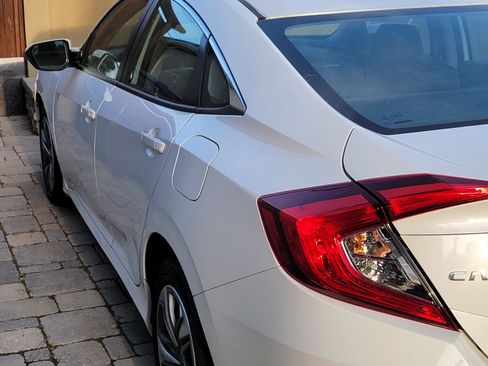 Used 2019 Honda Civic LX image 4