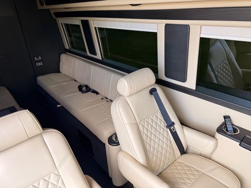 Used 2017 Mercedes-Benz Sprinter 3500 image 20